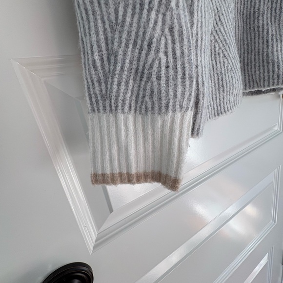 Gray Ribbed Women's Sweater - Picture 6 of 9